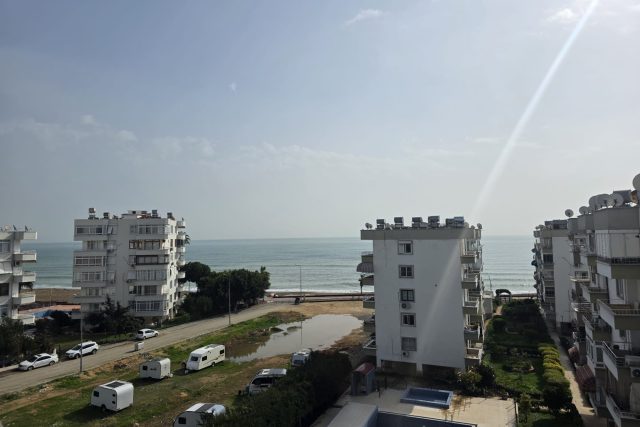 AKDENİZ MAHDE DENİZE SIFIR SİTE İÇERİSİNDE EŞYALI 2+1